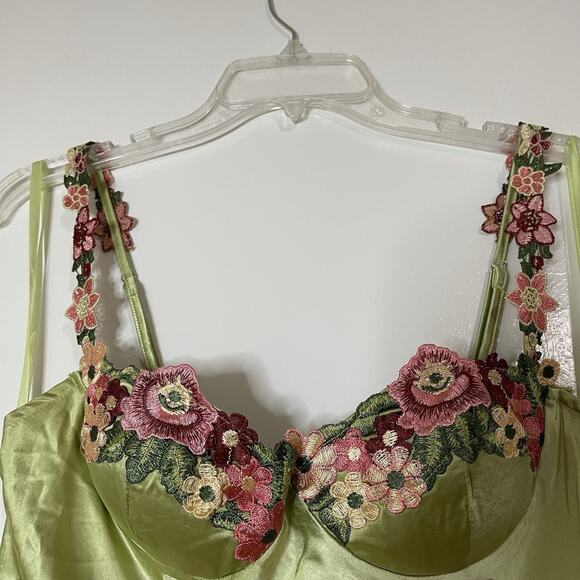 New! Selfie Leslie Rose Garden Floral Applique Midi satin Dress Lime green Med - Picture 5 of 12